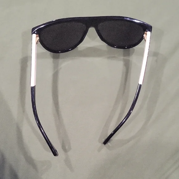 Gucci Black Aviator Sunglasses - Picture 5 of 7